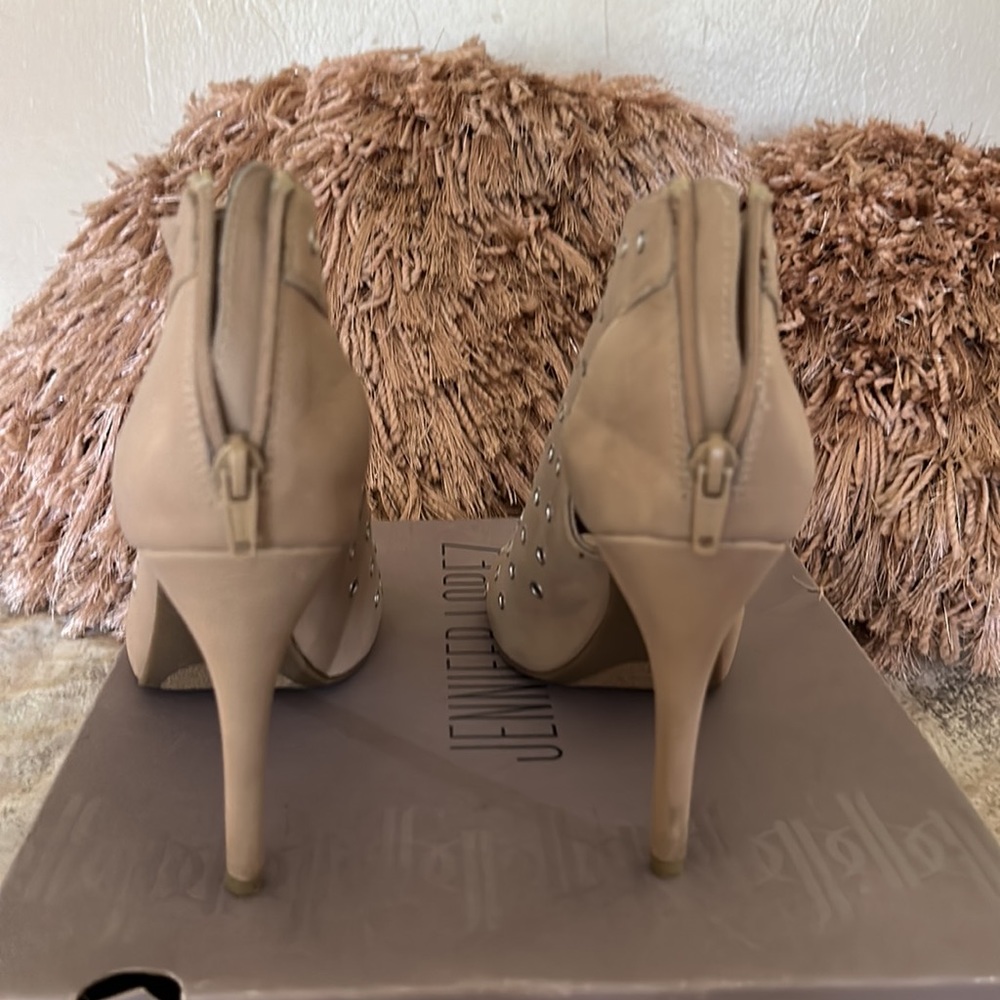 JLO MIANUDE shoes. Size 8.5. In mint condition. Original box. - Picture 2 of 10